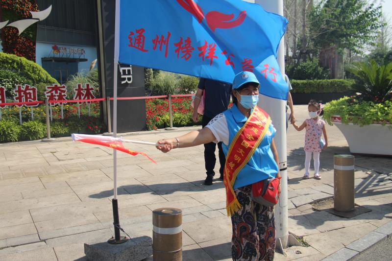 <strong>大黑鸡操大黑妹</strong>